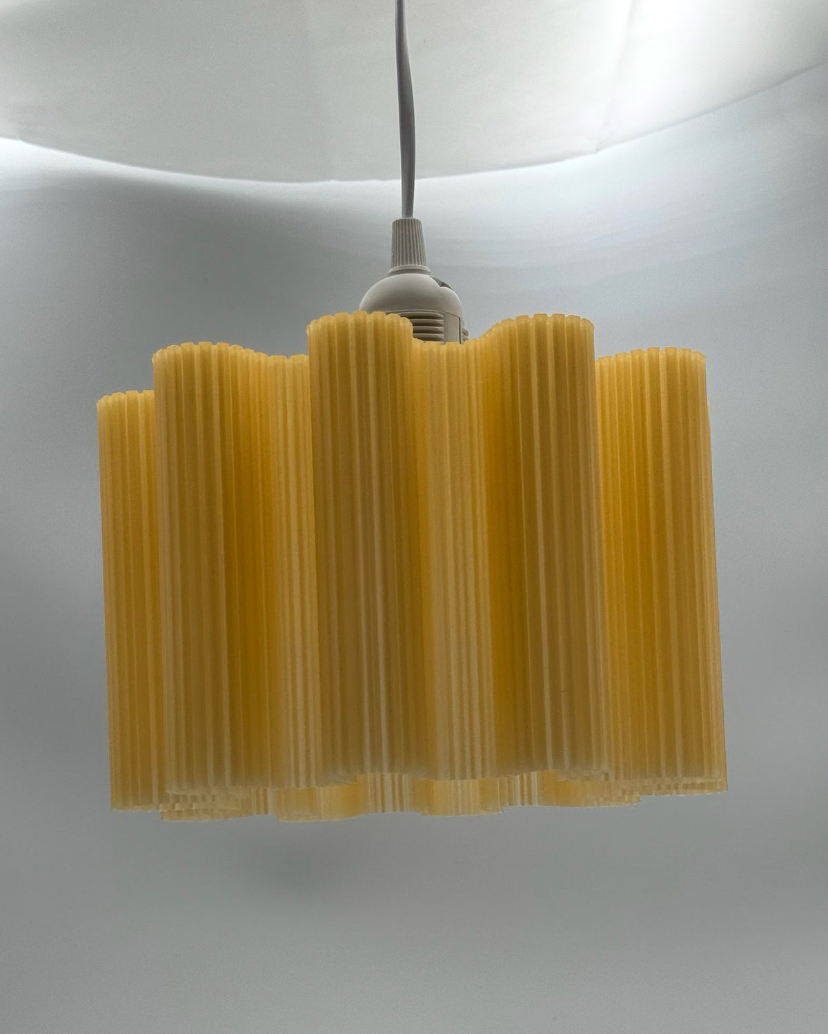 Warm Glow Wavy pendant lamp, side view